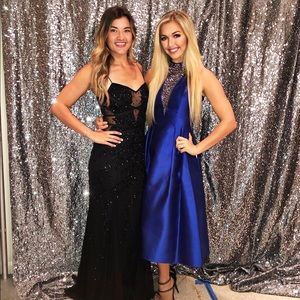 Selling blue Adrianna Papell dress. Worn twice👍🏼